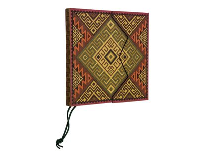 libreta-ejecutiva-17x17-cm-hojas-rayada-precolombina-mapuche-sol-iman-1-9788416055968