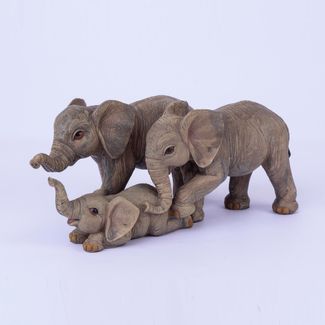 figura-de-elefantes-caminando-y-elefante-bebe-acostado-12-x-26-cms-7701016996457