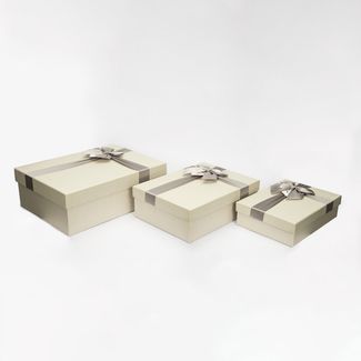 caja-de-regalo-x3-con-mono-plateado-7701016165594