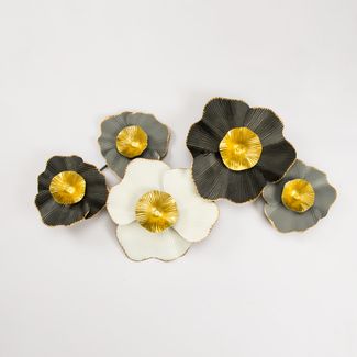 adorno-de-pared-metalico-de-71-5-x-38-cm-flores-grices-blancas-negras-y-doradas-7701016135900