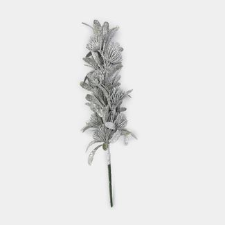 rama-de-44-cm-con-flores-y-hojas-plateadas-escarchadas-7701016938099